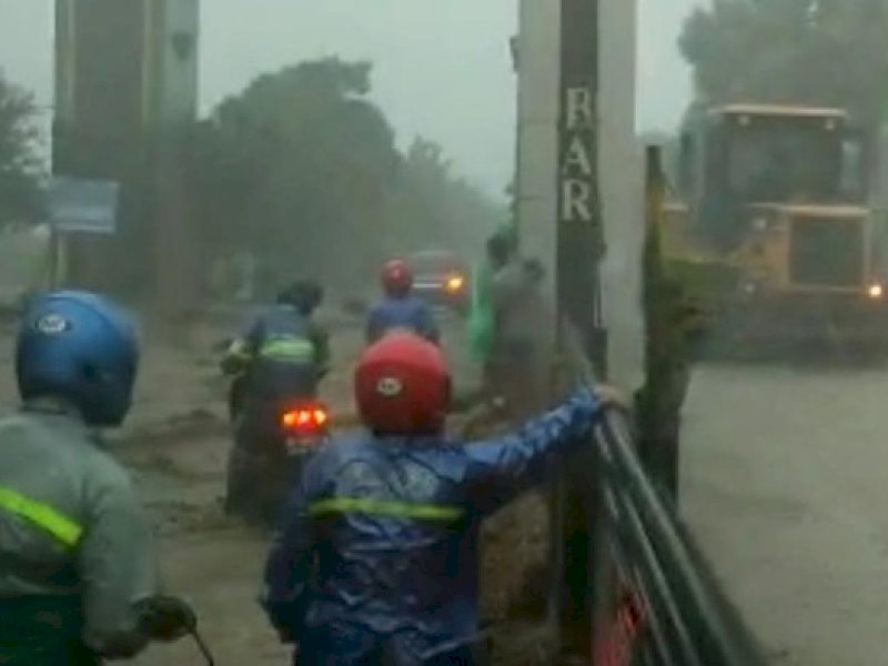Duka Sulawesi Hari ini : Diterjang Cuaca Ekstrem, Dikepung Banjir