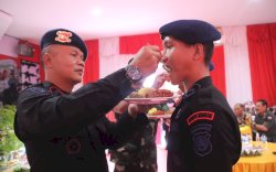 Banjir Tumpeng saat Syukuran HUT Brimob di Mako Batalyon C Pelopor, Danyon Nurichsan : Bukti Brimob Dekat dengan Masyarakat