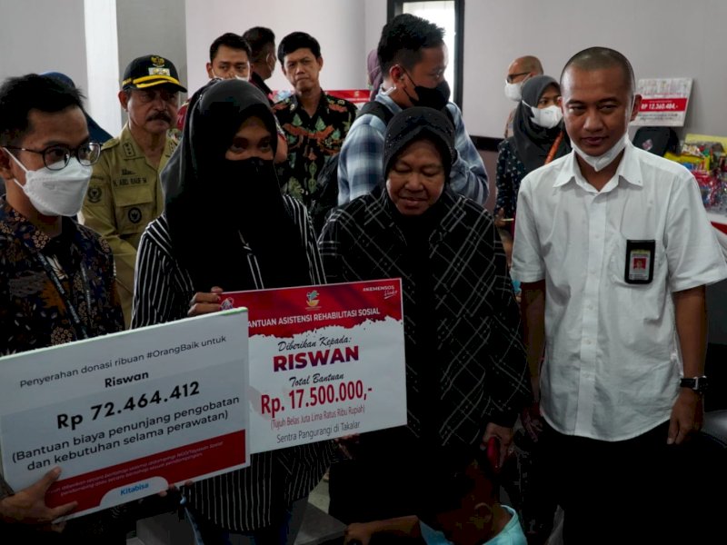 Mensos Serahkan Bantuan Donasi Masyarakat di Sentra Wirajaya