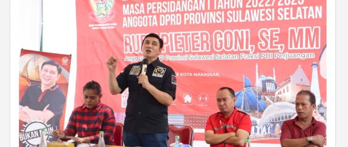 Anggota DPRD Sulsel, Rudy Pieter Goni (RPG), melakukan reses dan serap aspirasi, di Pelataran Parkir AJ Building Mbuk Cofee Shop, Jalan Landak Baru, Kota Makassar, Sabtu, 19 November 2022. Anggota DPRD Sulsel, Rudy Pieter Goni (RPG), melakukan reses dan serap aspirasi, di Pelataran Parkir AJ Building Mbuk Cofee Shop, Jalan Landak Baru, Kota Makassar, Sabtu, 19 November 2022.
