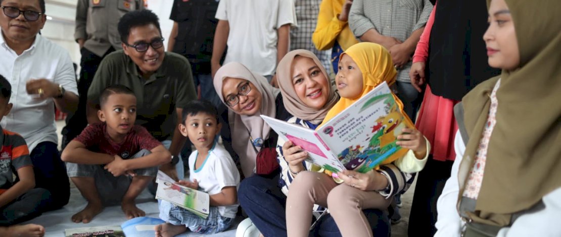 Forum Kemanusiaan Kota Makassar (FKMM) kembali menyasar warga kurang mampu, di Perpustakaan Kota Makassar, di Kelurahan Maradekayya, Kecamatan Makassar, Minggu, 20 November 2022. Forum Kemanusiaan Kota Makassar (FKMM) kembali menyasar warga kurang mampu, di Perpustakaan Kota Makassar, di Kelurahan Maradekayya, Kecamatan Makassar, Minggu, 20 November 2022.