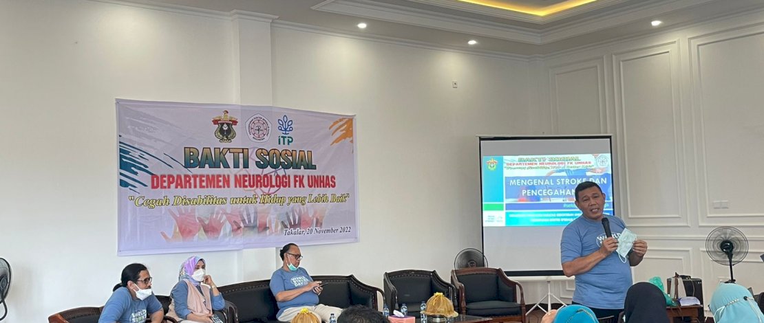 Bakti sosial dan penyuluhan disambut antusias oleh para nelayan dan petani dengan datang langsung memeriksakan kesehatannya, di Kampus II ITP, Galesong Utara, Minggu, 20 November 2022.
 