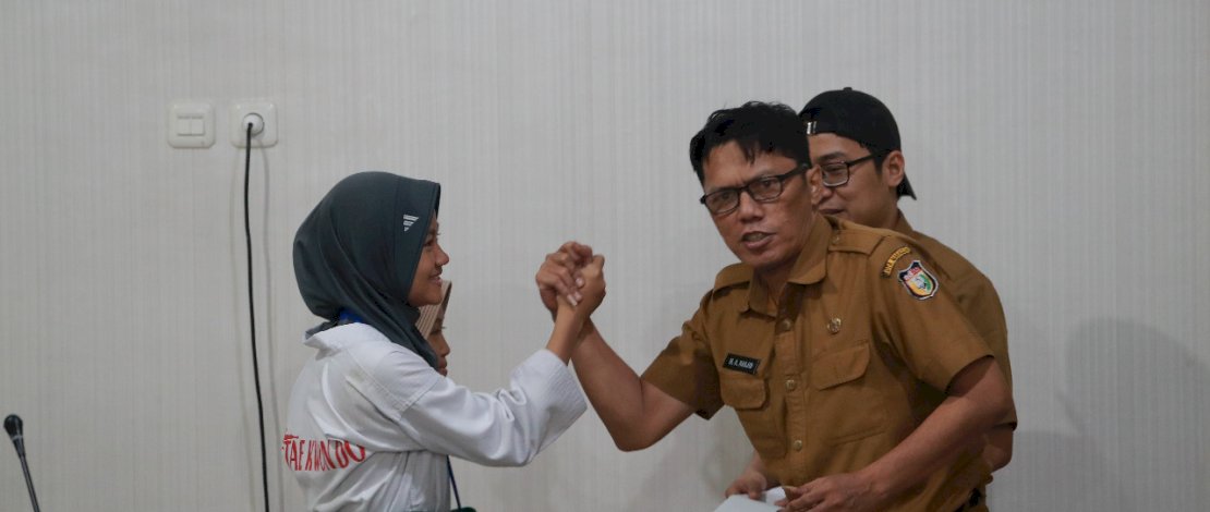 Atlet perwakilan Sekretariat DPRD Kota Makassar mendulang prestasi pada kejuaraan Unhas Cup 2022 