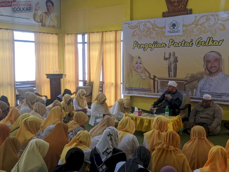 Hadiri Pengajian Golkar Parepare, Dai Kondang Ustadz Al Habsyi Sebut Warna Kuning Menyenangkan Hati