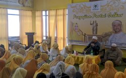 Hadiri Pengajian Golkar Parepare, Dai Kondang Ustadz Al Habsyi Sebut Warna Kuning Menyenangkan Hati