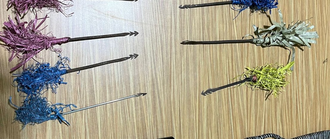 Barang bukti penangkapan dua pentolan geng motor di Makassar.