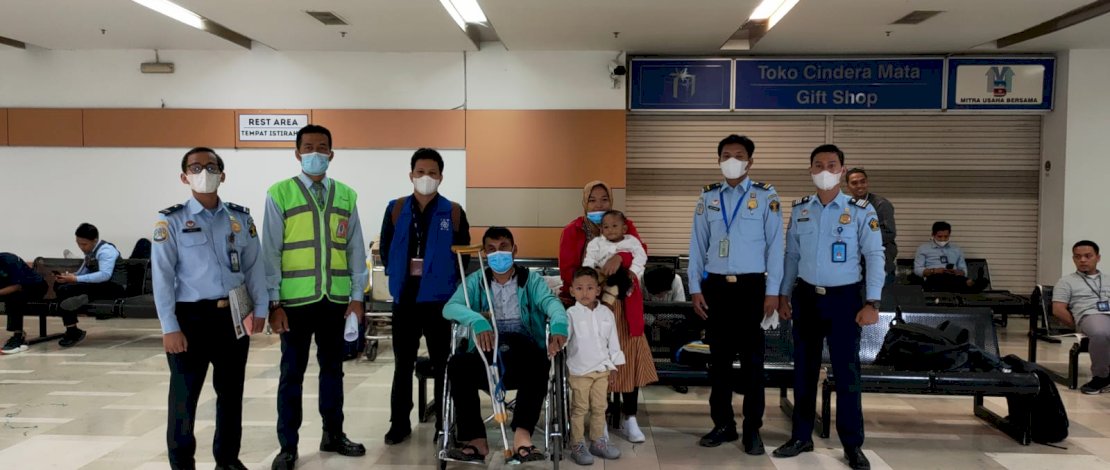 Pengawalan keberangkatan Ninik dan keluarganya ke Jakarta dilaksanakan oleh Rumah Detensi Imigrasi (Rudenim) Makassar Kanwil Kemenkumham Sulsel.