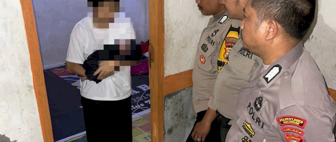 Masalah N (19 tahun), mahasiswi yang sempat mengaku menemukan bayi di jalanan yang ternyata anaknya sendiri, diselesaikan secara kekeluargaan.
Masalah N (19 tahun), mahasiswi yang sempat mengaku menemukan bayi di jalanan yang ternyata anaknya sendiri, diselesaikan secara kekeluargaan.
