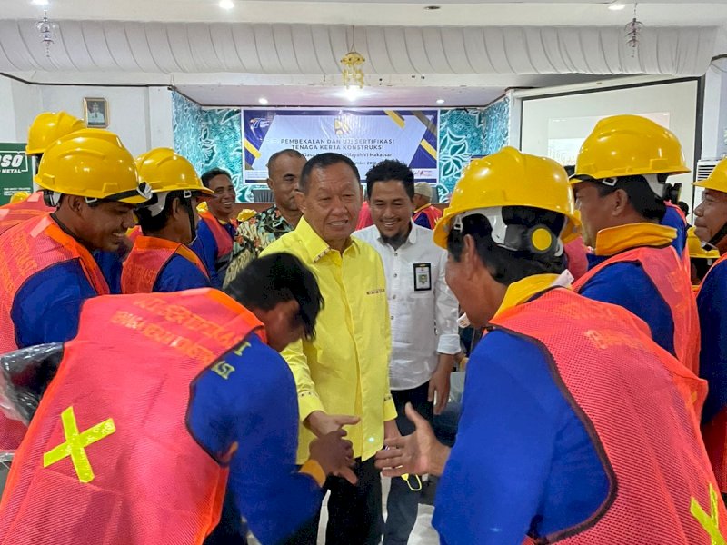 Hamka B Kady Dorong Peningkatan Kompetensi Tukang Bangunan di Takalar