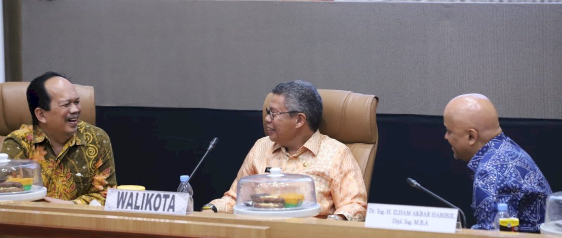 Ketua Dewan Pembina Habibie Center, Ilham Akbar Habibie, mengunjungi Kota Parepare, Sabtu, 26 November 2022.