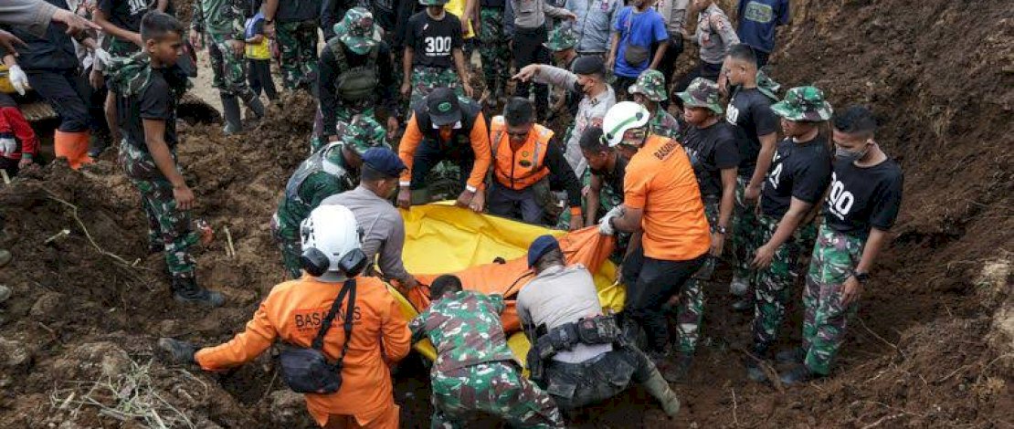 Evakuasi korban gempa cianjur (dok:kompas.com) 