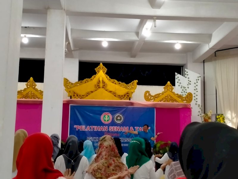 Guru TK Islam Athirah 1 Makassar Ikuti Pelatihan Senam dan Tari Bersama IGTKI