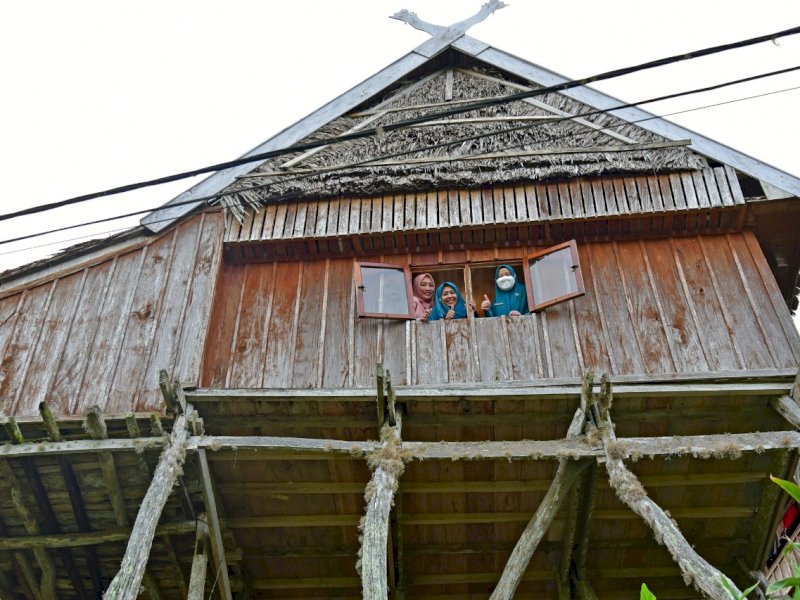 Naoemi Octarina Kagumi Arsitektur Rumah Penduduk Kampung Tua Bitombang