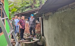 Program TDA Astra Group Bantu Rahmatiah Miliki Rumah Layak Huni 