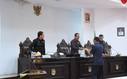 Suaib Mansur Hadiri Paripurna Bahas Laporan Pansus Terhadap Lima Ranperda