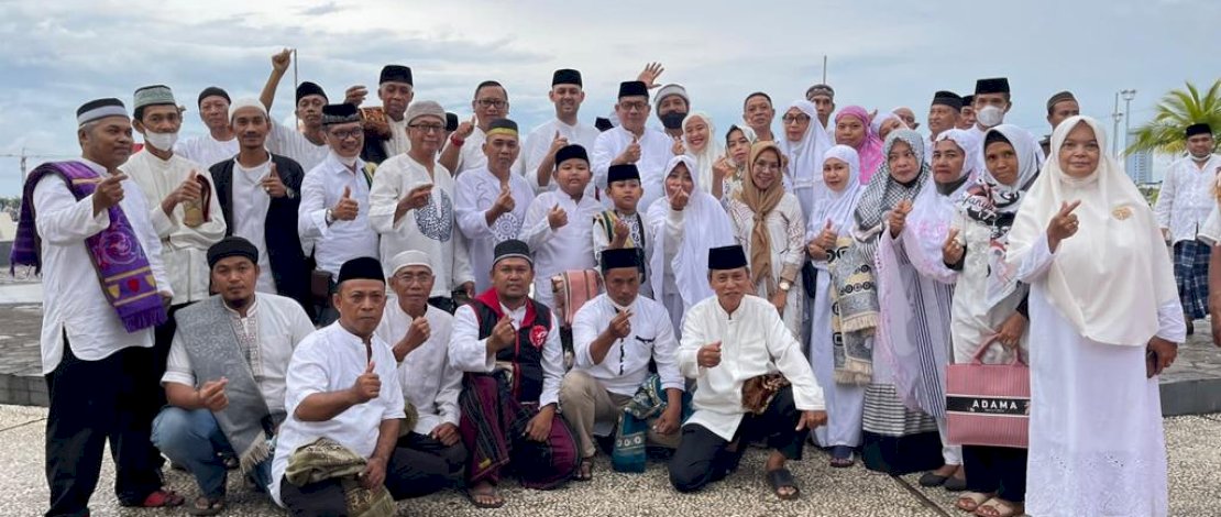 Begini Kompaknya Pemerintah Kecamatan Bontoala saat Hadiri Shalat Subuh Berjamaah di Losari