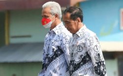 Jokowi Pakai Baju PGRI di Hari Guru, Ganjar: Terima Kasih Pak