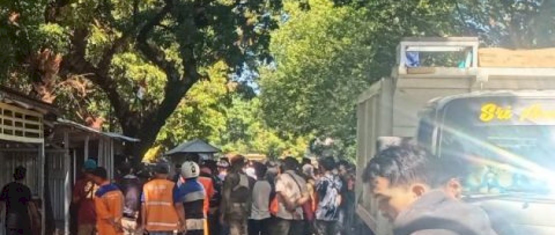 Penertiban Lapak PK5 di Jalan Ammana Gappa, Kecamatan Ujung Pandang, Jumat, 19 Agustus 2022.