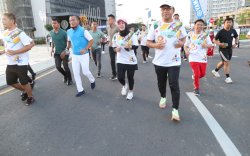 Lepas Peserta Fun Run, Danny Sebut Olahraga Salah Satu Indikator Kemajuan Kota