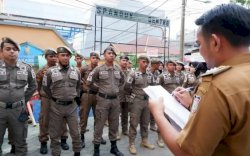 Camat Ujung Pandang Cek Kelengkapan Personil BKO Satpol PP