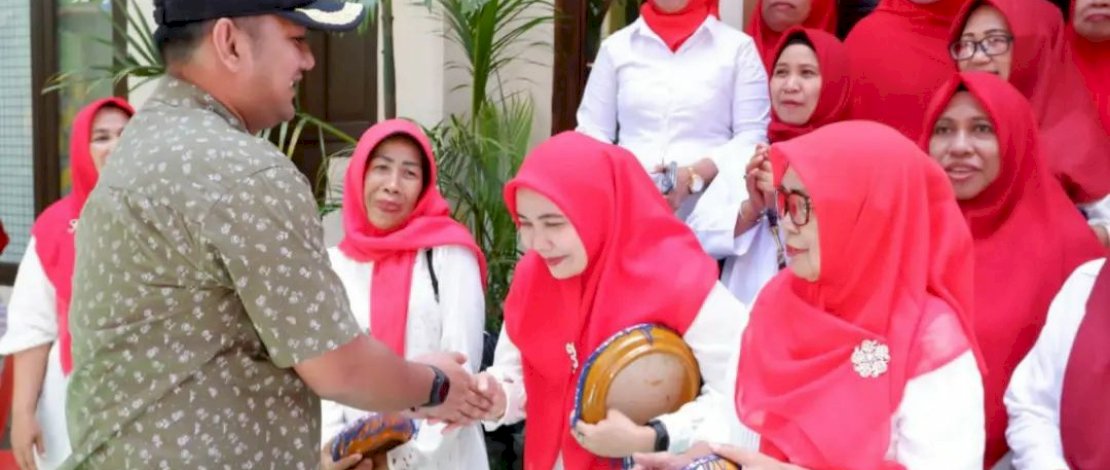 Camat Ujung Pandang, Syahrial Syamsuri, berkunjung ke Lorong Wisata 85 B, Kelurahan Pisang Utara, Sabtu, 27 Agustus 2022.