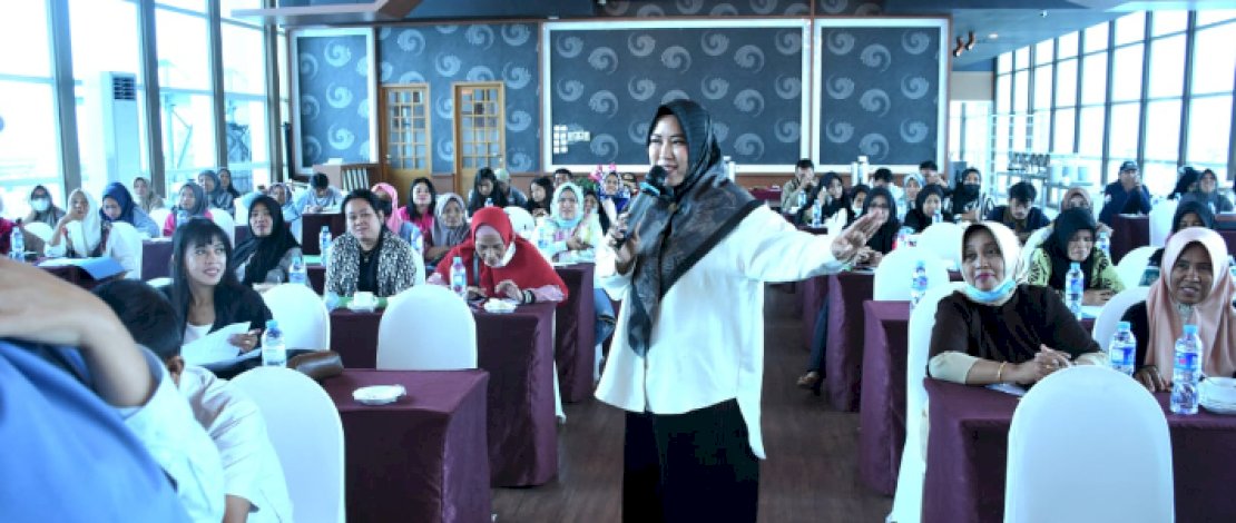 Anggota DPRD Kota Makassar, Fatma Wahyudin, menggelar Sosialisasi Peraturan Daerah (Perda) Nomor 1 Tahun 2019 tentang Penyelenggaraan Pendidikan, di Hotel Aston, Jl Sultan Hasanuddin, Rabu (30/11/2022).