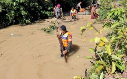 Tim SAR Brimob Bone Diterjunkan Cari Korban Tenggelam di Kajuara