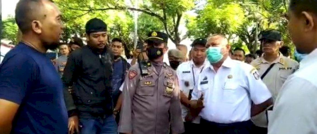 Penertiban aset pemerintah di Jl Yusuf Dg Ngawing. 