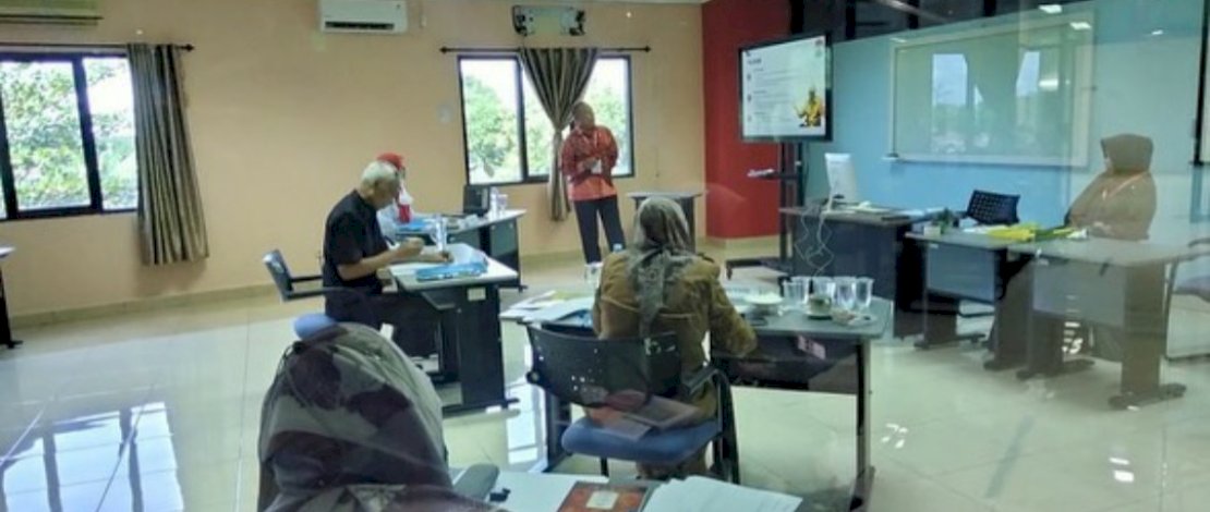 Kepala Dinas Pertanahan Kota Makassar, Akhmad Namsum, mempresentasikan Proyek Perubahan yang dilaksanakan di instansi yang dipimpinnya, Senin, 1 Agustus 2022, di Kampus LAN RI Antang.