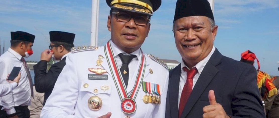 Wali Kota Makassar Danny Pomanto bersama Kepala Dinas Pertanahan Kota Makassar, Akhmad Namsum.