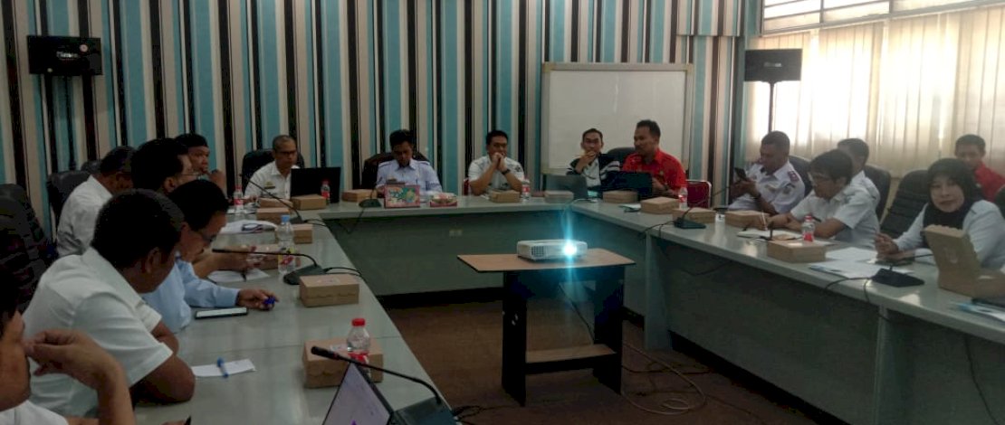 Wakil Bupati Saiful Arif mengikuti Rapat Koordinasi Lintas Sektoral dengan Kementerian ESDM dan PT PLN, di Kantor Dinas Energi dan Sumber Daya Mineral Sulsel, kemarin, Rabu, 7 Desember 2022.