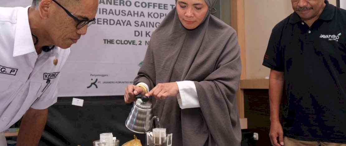 Wakil Bupati Maros Perkenalkan Kopi Mallawa, Puluhan Pelaku Usaha Dilatih Meracik