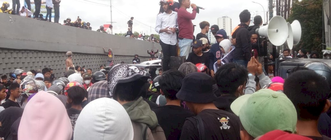 Aliansi Pemuda Sulsel mendesak Kejati Sulsel untuk mengungkap kasus suap yang dilakukan Ferry Tanriady dalam kasus suap dan gratifikasi Nurdin Abdullah.