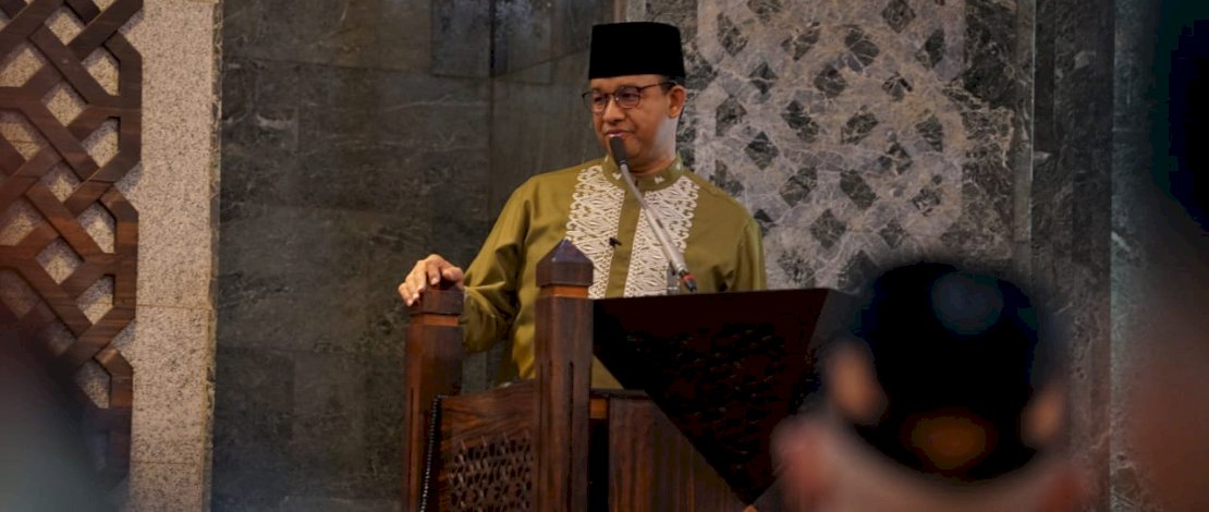 Sholat Berjamaah di Masjid Al-Markaz Makassar, Anies Baswedan Kagumi  Sosok Jenderal TNI M Yusuf