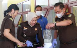 Kejari Bone Musnahkan 357 Gram Narkoba Jenis Sabu