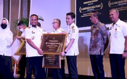 Pemkot Makassar Raih Penghargaan Daerah Penguatan Pelayanan Administrasi Kependudukan dari Gubernur Sulsel