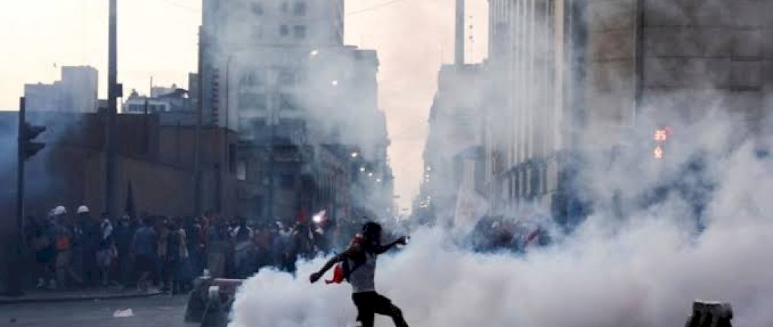 Demonstrasi besar-besaran di Peru (dok: Reuters) 