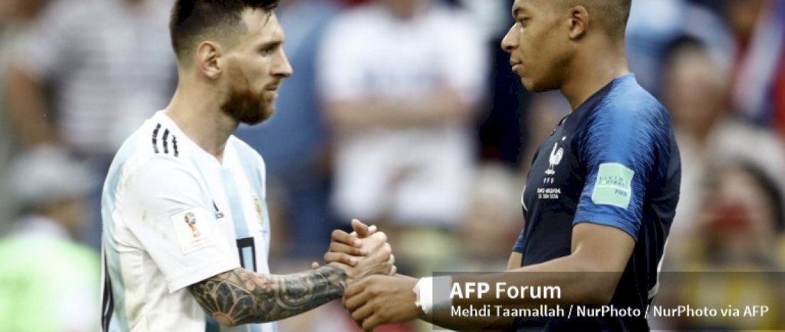 Lionel Messi akan menghadapi Kylian Mbappe di final Piala Dunia 2022 (AFP/Mehdi Taamallah)
