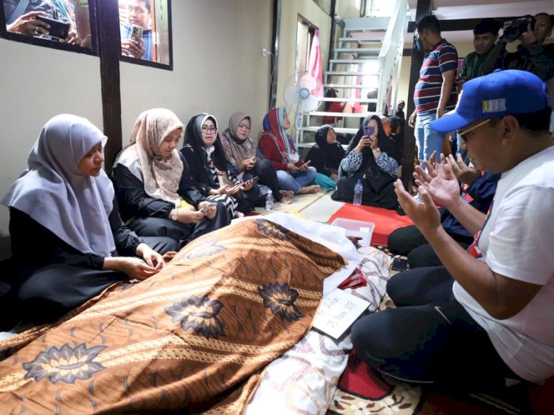 Melayat ke Rumah Duka Mantan Kasatpol PP Makassar, Danny Minta Masyarakat Mendoakan 