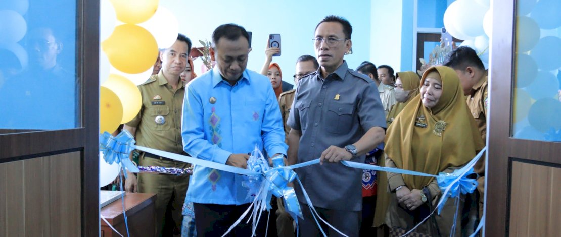  Bupati Takalar Dr. H. Syamsari, S.Pt., M.M , meresmikan gedung baru NICU dirumah sakit ibu dan anak Siti Zaenab yang teletak di Kelurahan Bontolebang, Kecamatan Galesong Utara, Senin (19/12/2022).