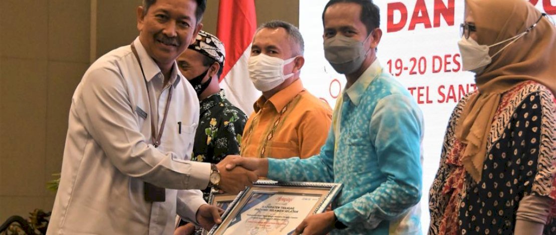 Takalar Raih Penghargaan Sebagai Kabupaten Terbaik Pemutakhiran Data Keluarga