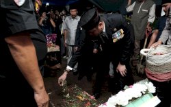 Pimpin Upacara Pemakaman Kadis Perdastri Gowa, Adnan Mengaku Kehilangan  Pamong Panutan 