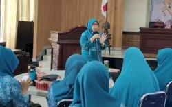 PKK Maros Belajar Menggunakan Operator Sistem Informasi Manajemen