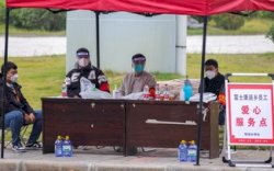 Kejar Setoran Produksi iPhone 14 Pro, Karyawan Foxconn Kerja Meski Sesak Nafas