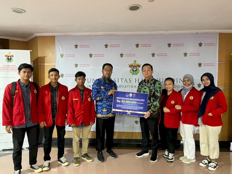 Mahasiswa Unhas Terima Beasiswa dari Charoen Pokphand Foundation Indonesia 