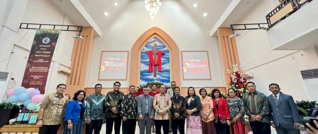 Danny Pomanto Sambut Sukacita Natal Bersama Jemaat Makkio Baji GKSS