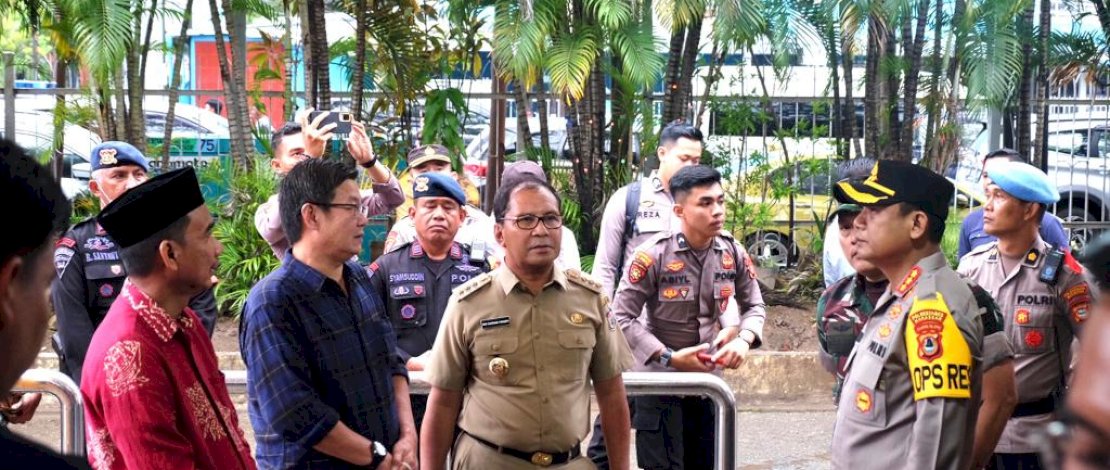 Pastikan Natal Berlangsung Aman, Danny Pomanto Bersama Forkopimda Pantau Pengamanan Gereja