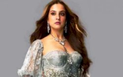 Aktris India Ditemukan Tewas Tergantung di Lokasi Syuting. Bunuh Diri atau Dibunuh? 