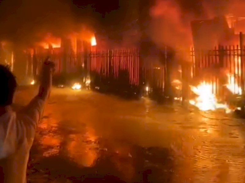 BREAKING NEWS! Pasar Sentral Makassar Terbakar