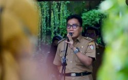 Upacara Senin Perdana Pasca Libur Lebaran di Kecamatan Makassar Dirangkaikan Halal bi Halal